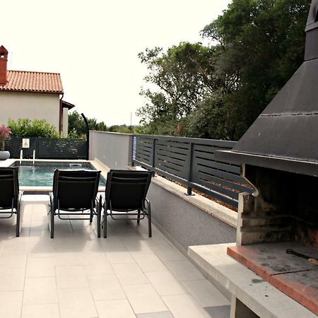 Holiday House Veli Vrh Pula Exterior photo