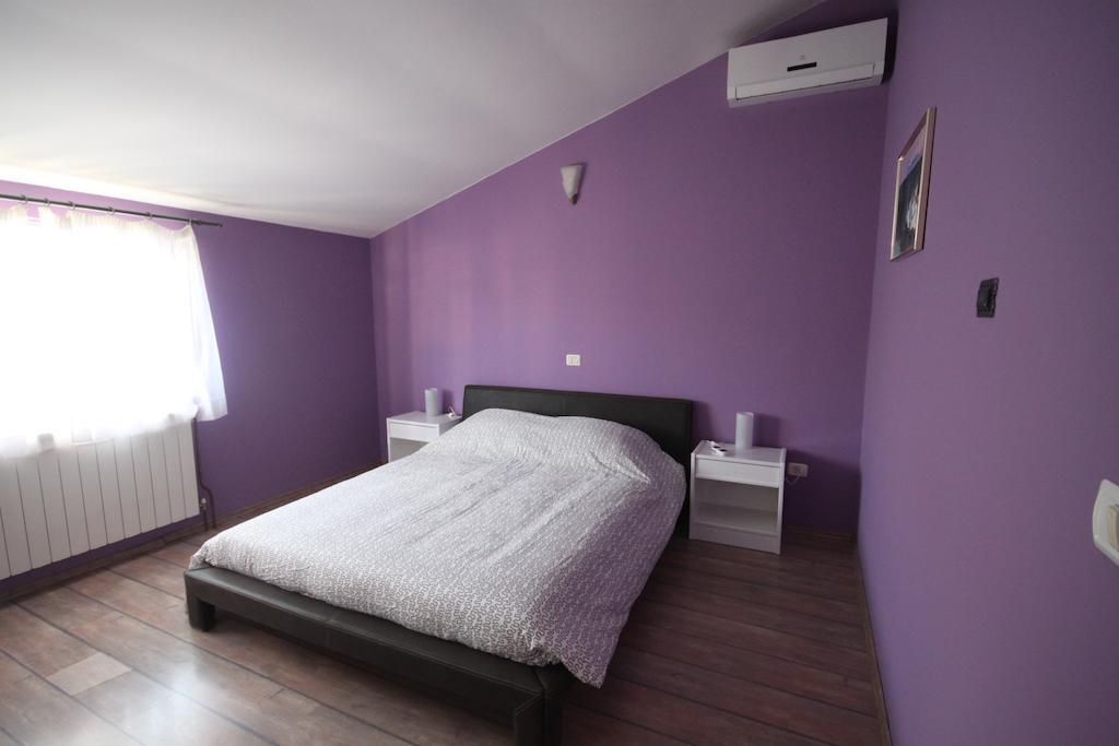 Holiday House Veli Vrh Pula Room photo