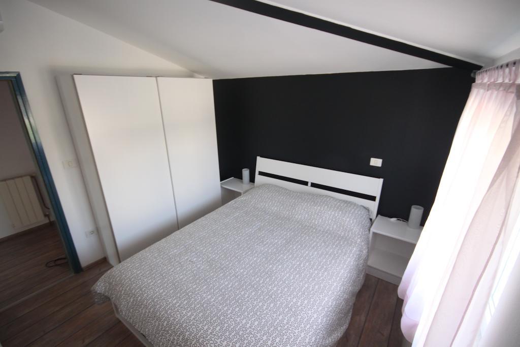 Holiday House Veli Vrh Pula Room photo